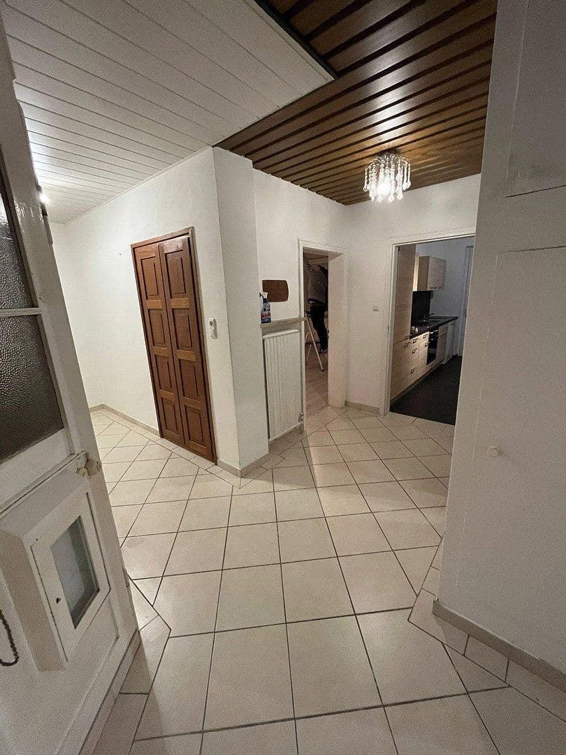 Prenájom bytu 5-izbový 130 m², Neue Bergstraße 23, Landshut, Bavorsko Prenájom bytu 5-izbový 130 m², Neue Bergstraße 23, Landshut, Bavorsko
