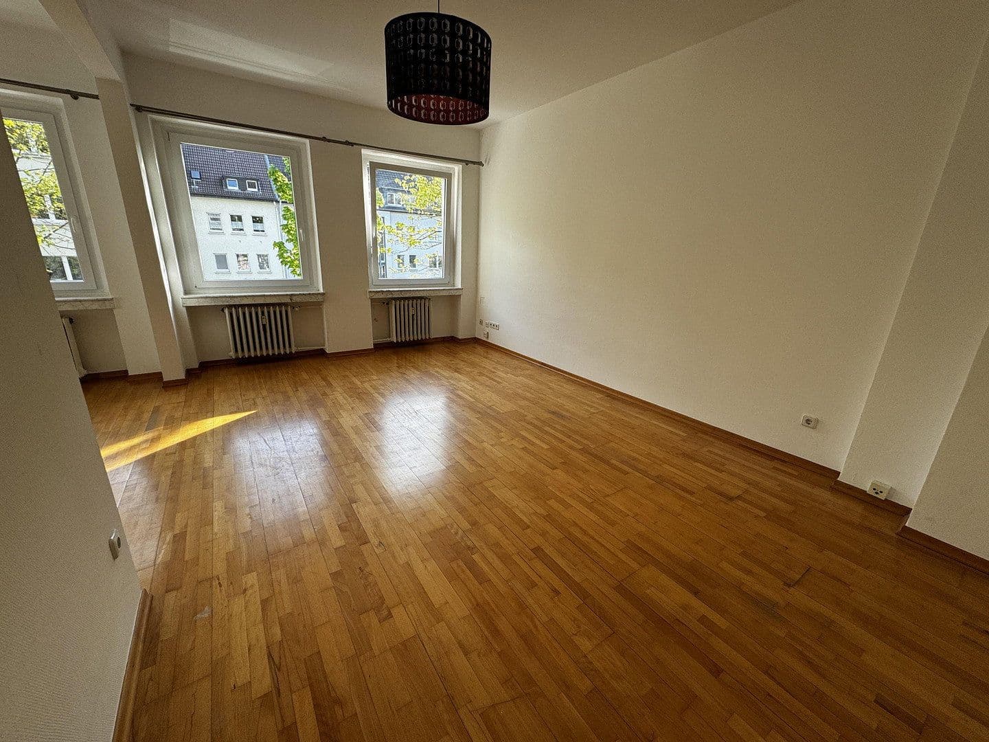 Prenájom bytu 2-izbový 74 m², Märkische Straße 195, Dortmund, Severné Porýnie - Westfálsko Prenájom bytu 2-izbový 74 m², Märkische Straße 195, Dortmund, Severné Porýnie - Westfálsko