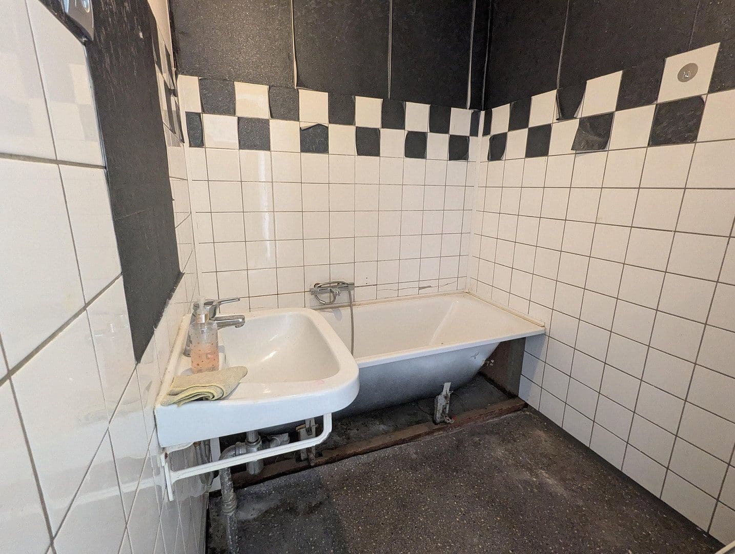 Predaj bytu 4-izbový 87 m², Klein-von-Diepold-Straße 16, Emden, Dolné Sasko Predaj bytu 4-izbový 87 m², Klein-von-Diepold-Straße 16, Emden, Dolné Sasko