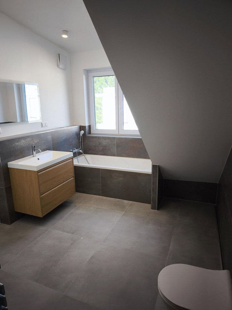 Prenájom bytu 2-izbový 63 m², Buchrainstraße 49, Frankfurt am Main, Hesensko Prenájom bytu 2-izbový 63 m², Buchrainstraße 49, Frankfurt am Main, Hesensko