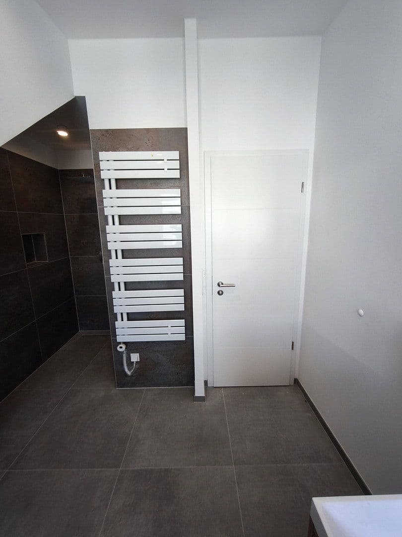 Prenájom bytu 2-izbový 63 m², Buchrainstraße 49, Frankfurt am Main, Hesensko Prenájom bytu 2-izbový 63 m², Buchrainstraße 49, Frankfurt am Main, Hesensko