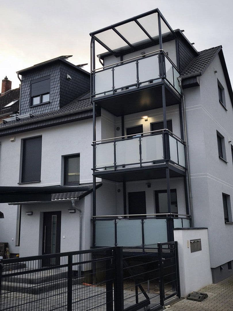 Prenájom bytu 2-izbový 63 m², Buchrainstraße 49, Frankfurt am Main, Hesensko Prenájom bytu 2-izbový 63 m², Buchrainstraße 49, Frankfurt am Main, Hesensko