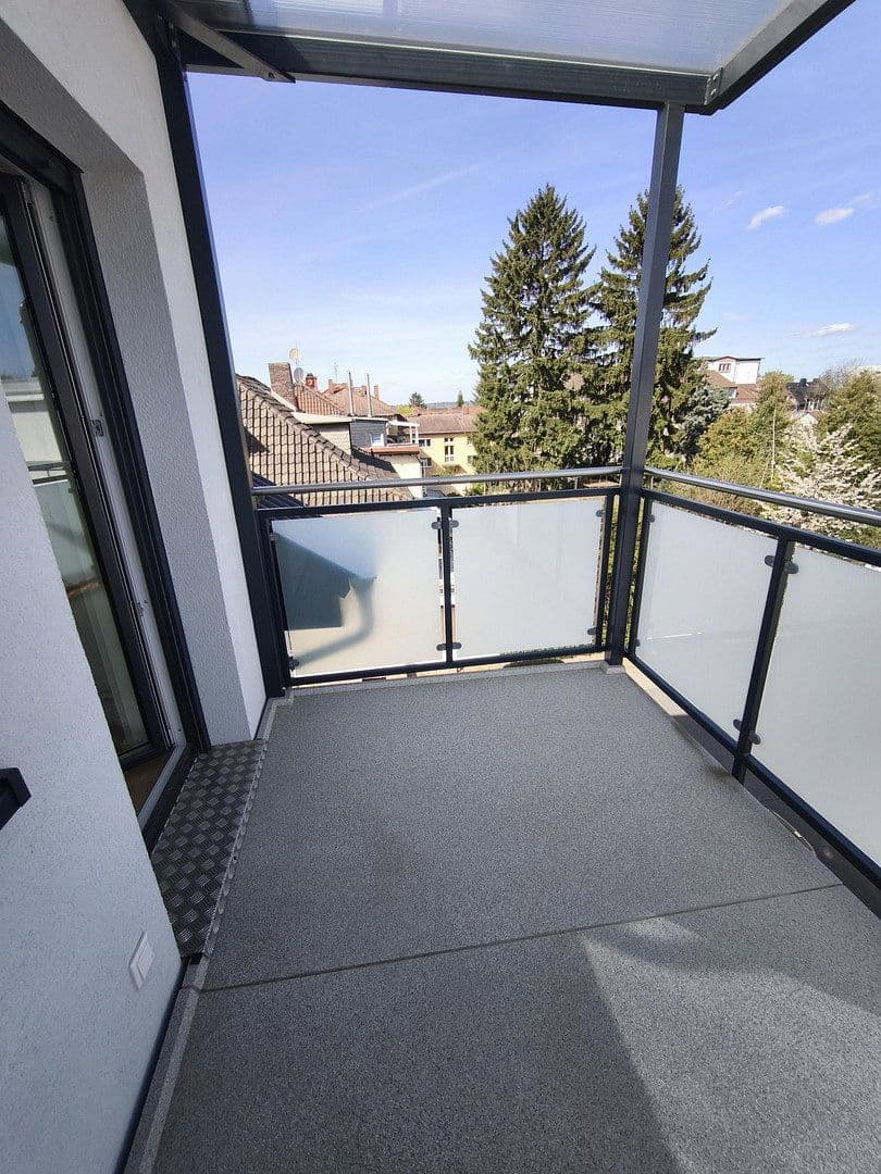 Prenájom bytu 2-izbový 63 m², Buchrainstraße 49, Frankfurt am Main, Hesensko Prenájom bytu 2-izbový 63 m², Buchrainstraße 49, Frankfurt am Main, Hesensko
