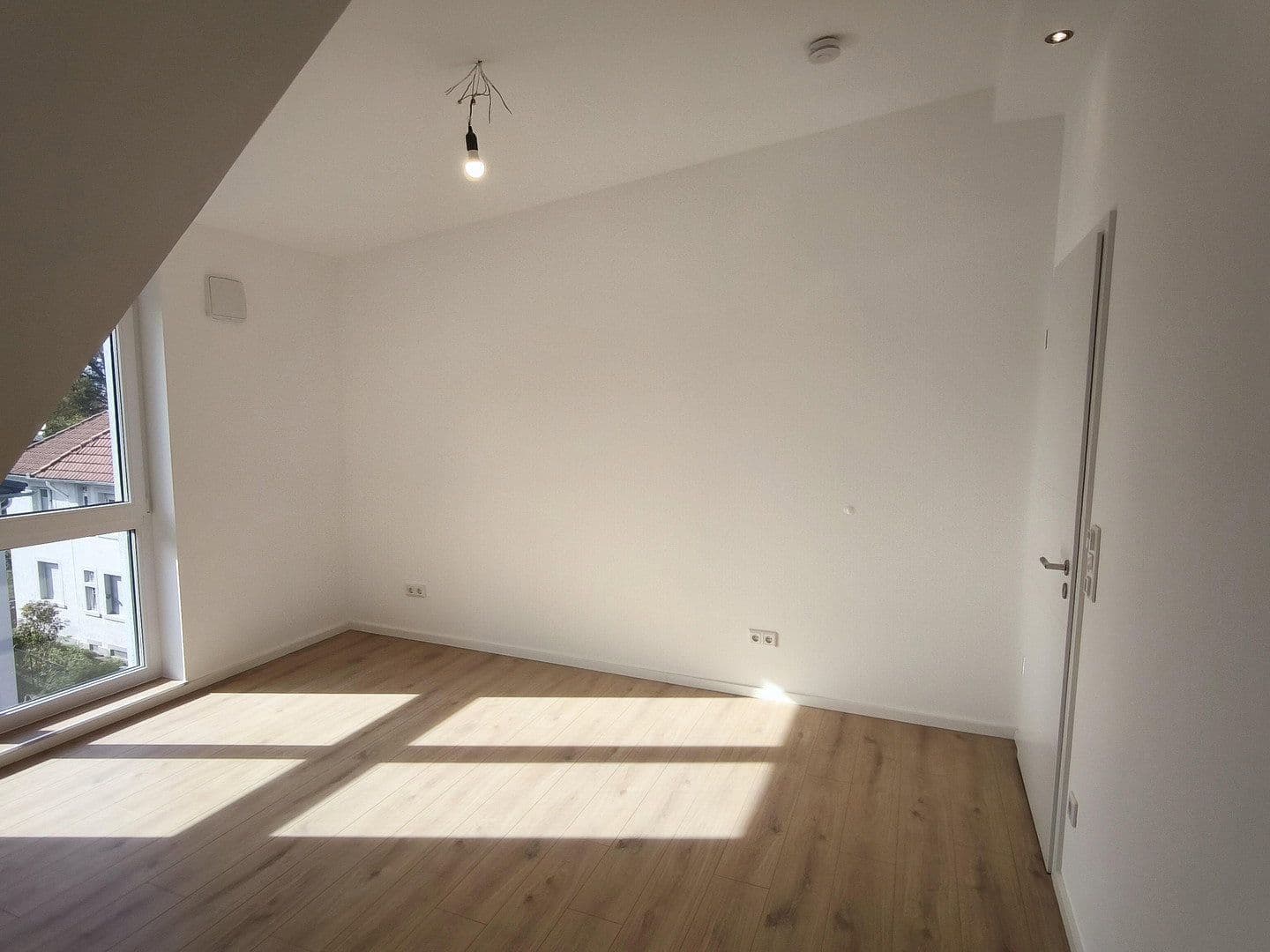 Prenájom bytu 2-izbový 63 m², Buchrainstraße 49, Frankfurt am Main, Hesensko Prenájom bytu 2-izbový 63 m², Buchrainstraße 49, Frankfurt am Main, Hesensko