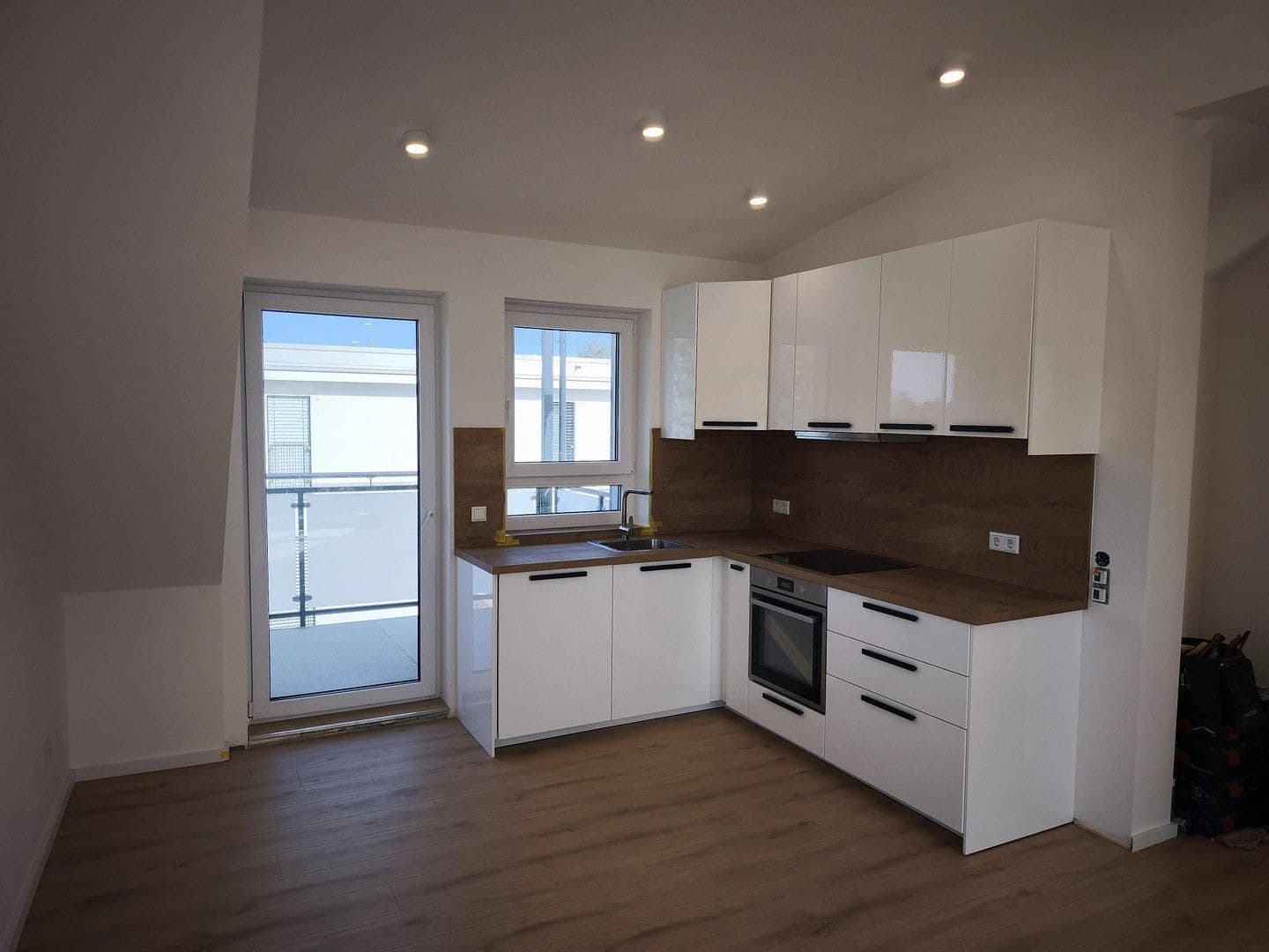 Prenájom bytu 2-izbový 63 m², Buchrainstraße 49, Frankfurt am Main, Hesensko Prenájom bytu 2-izbový 63 m², Buchrainstraße 49, Frankfurt am Main, Hesensko