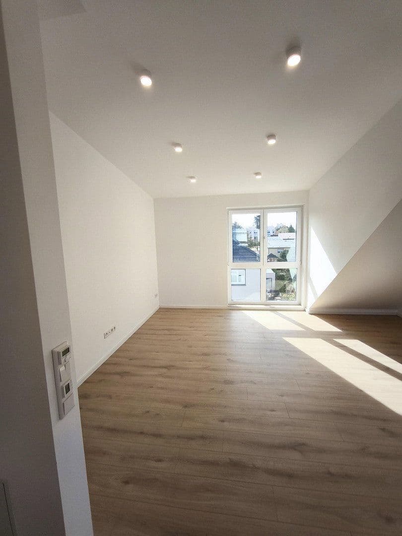 Prenájom bytu 2-izbový 63 m², Buchrainstraße 49, Frankfurt am Main, Hesensko Prenájom bytu 2-izbový 63 m², Buchrainstraße 49, Frankfurt am Main, Hesensko