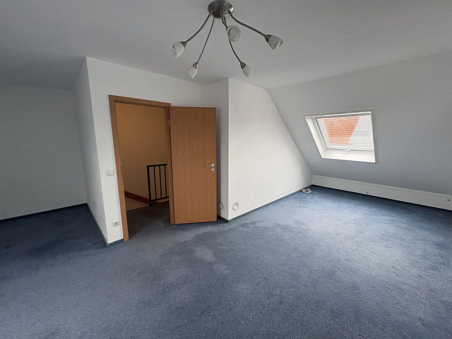 Predaj domu 128 m², pozemek 282 m², Ingolstadt, Bavorsko Predaj domu 128 m², pozemek 282 m², Ingolstadt, Bavorsko