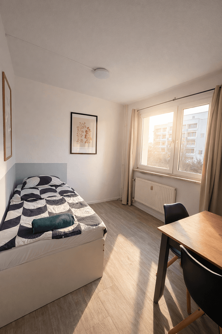 Prenájom bytu 3-izbový 65 m², Schlosserstraße 15, Halle-Saale, Sasko-Anhaltsko Prenájom bytu 3-izbový 65 m², Schlosserstraße 15, Halle-Saale, Sasko-Anhaltsko