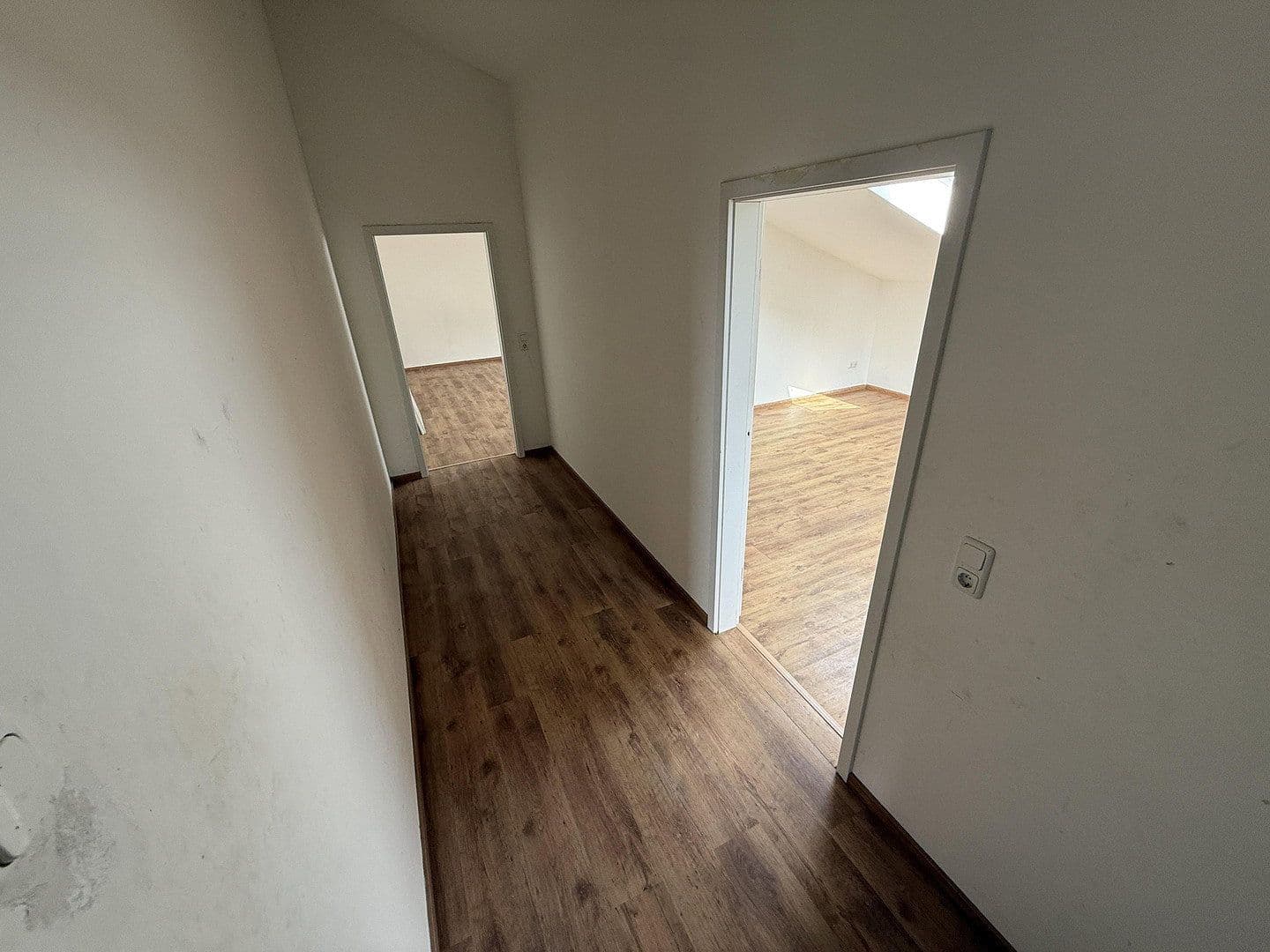 Prenájom domu 255 m², pozemek 1.500 m², Bornwiese 4, Ransbach-Baumbach, Porýnie-Falcko Prenájom domu 255 m², pozemek 1.500 m², Bornwiese 4, Ransbach-Baumbach, Porýnie-Falcko