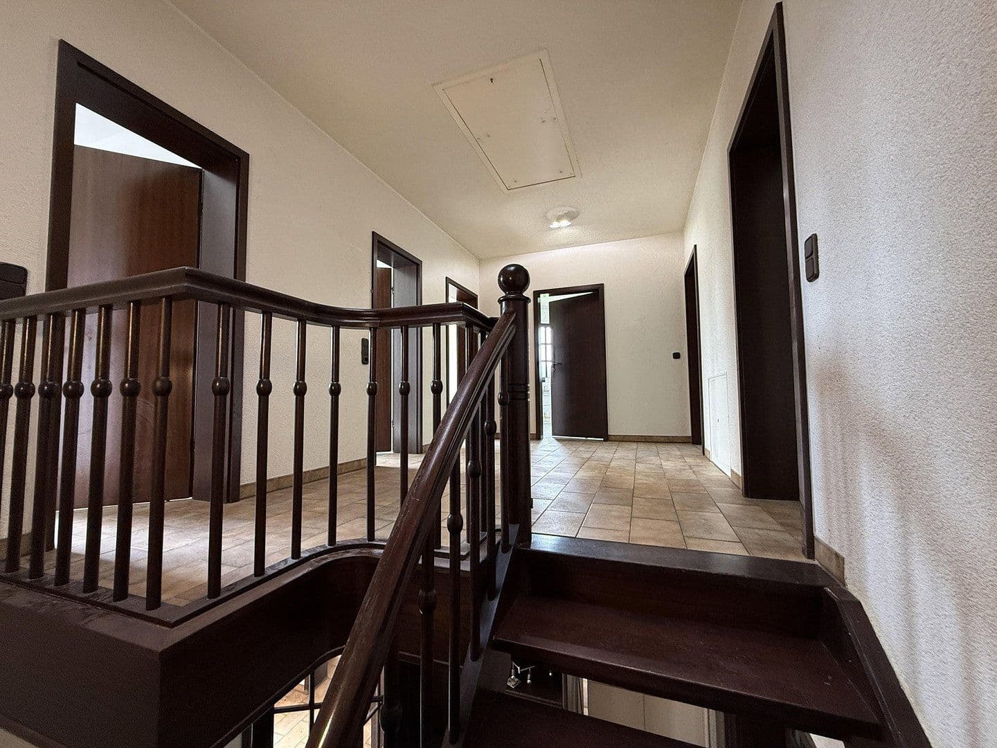 Prenájom domu 255 m², pozemek 1.500 m², Bornwiese 4, Ransbach-Baumbach, Porýnie-Falcko Prenájom domu 255 m², pozemek 1.500 m², Bornwiese 4, Ransbach-Baumbach, Porýnie-Falcko