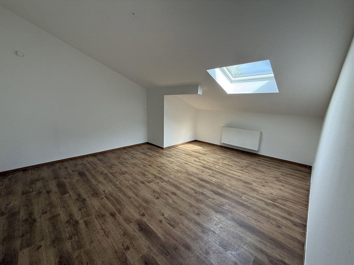 Prenájom domu 255 m², pozemek 1.500 m², Bornwiese 4, Ransbach-Baumbach, Porýnie-Falcko Prenájom domu 255 m², pozemek 1.500 m², Bornwiese 4, Ransbach-Baumbach, Porýnie-Falcko