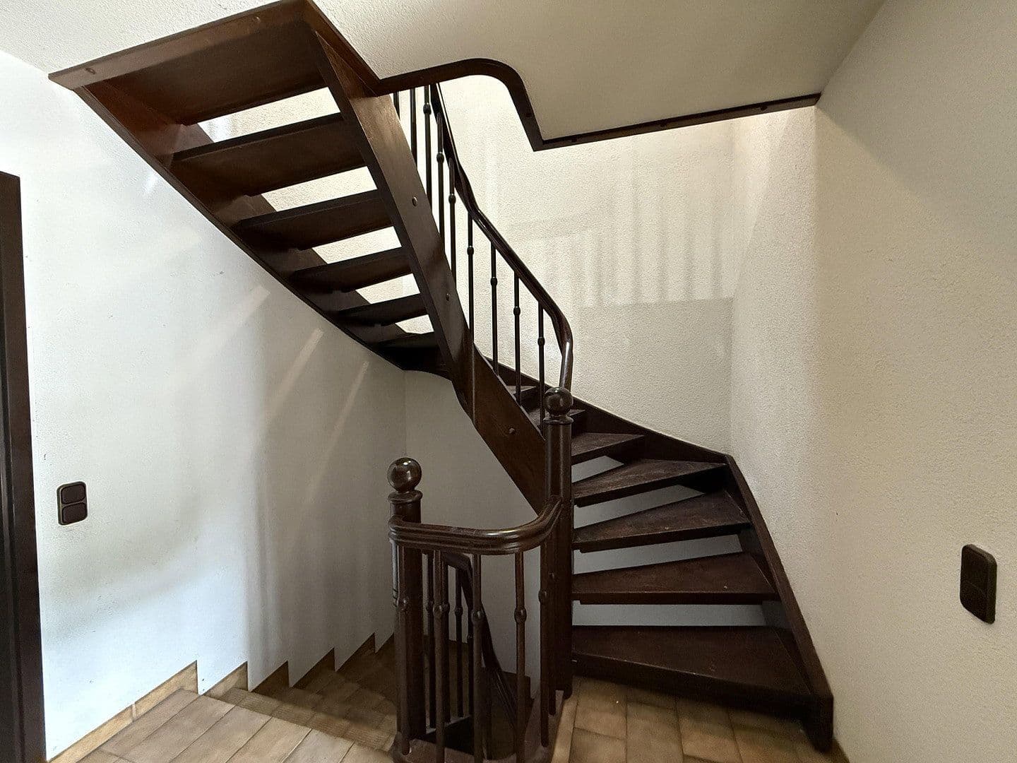 Prenájom domu 255 m², pozemek 1.500 m², Bornwiese 4, Ransbach-Baumbach, Porýnie-Falcko Prenájom domu 255 m², pozemek 1.500 m², Bornwiese 4, Ransbach-Baumbach, Porýnie-Falcko