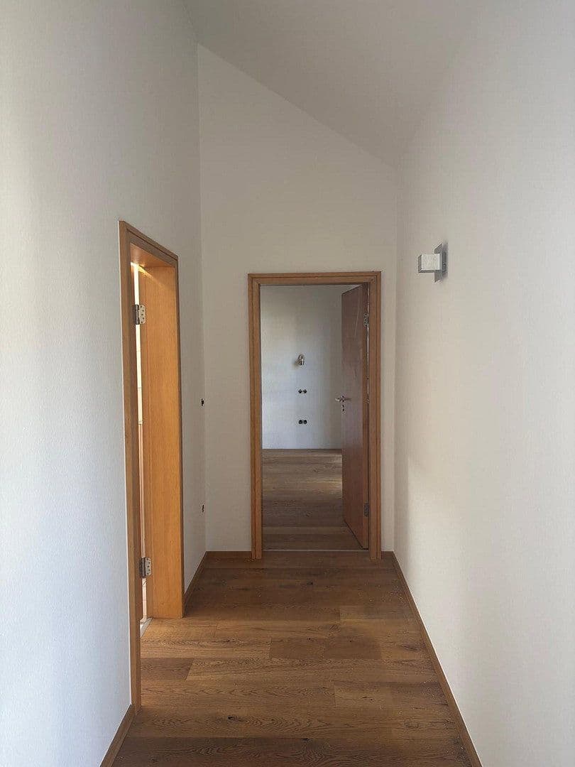 Prenájom bytu 3-izbový 150 m², Ludwigshafen am Rhein, Porýnie-Falcko Prenájom bytu 3-izbový 150 m², Ludwigshafen am Rhein, Porýnie-Falcko