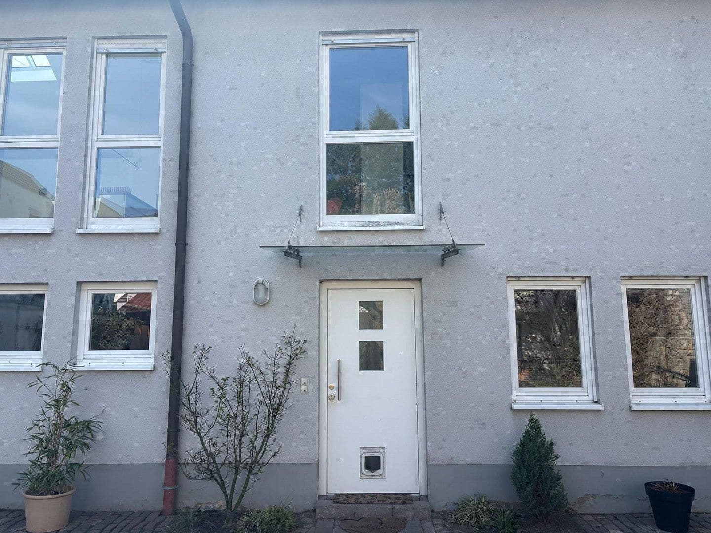 Prenájom bytu 3-izbový 150 m², Ludwigshafen am Rhein, Porýnie-Falcko Prenájom bytu 3-izbový 150 m², Ludwigshafen am Rhein, Porýnie-Falcko