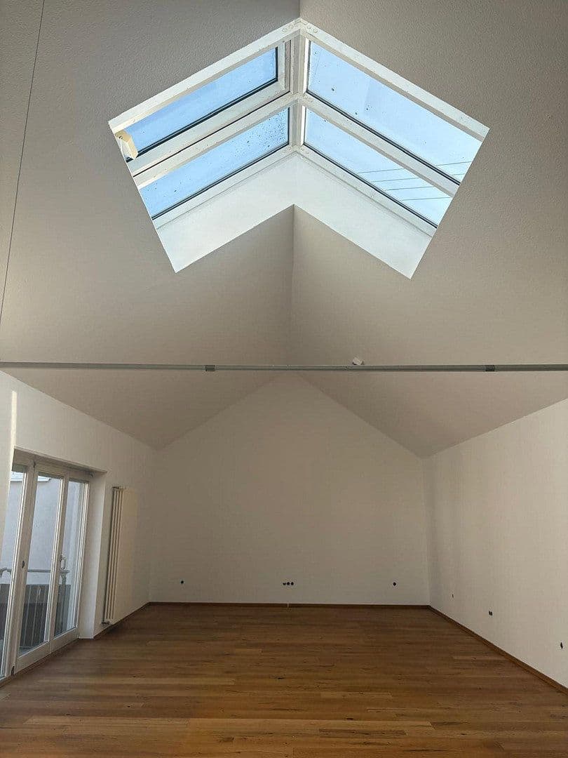 Prenájom bytu 3-izbový 150 m², Ludwigshafen am Rhein, Porýnie-Falcko Prenájom bytu 3-izbový 150 m², Ludwigshafen am Rhein, Porýnie-Falcko