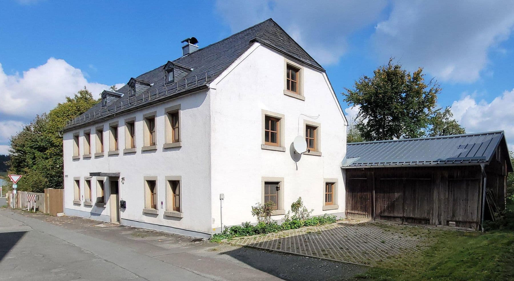 Predaj domu 180 m², pozemek 920 m², Marktleugast, Bavorsko Predaj domu 180 m², pozemek 920 m², Marktleugast, Bavorsko