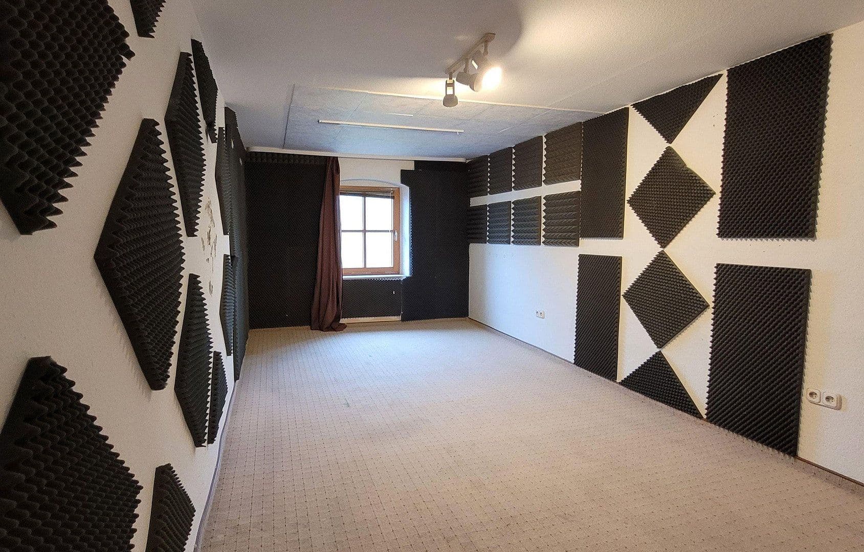 Predaj domu 180 m², pozemek 920 m², Marktleugast, Bavorsko Predaj domu 180 m², pozemek 920 m², Marktleugast, Bavorsko