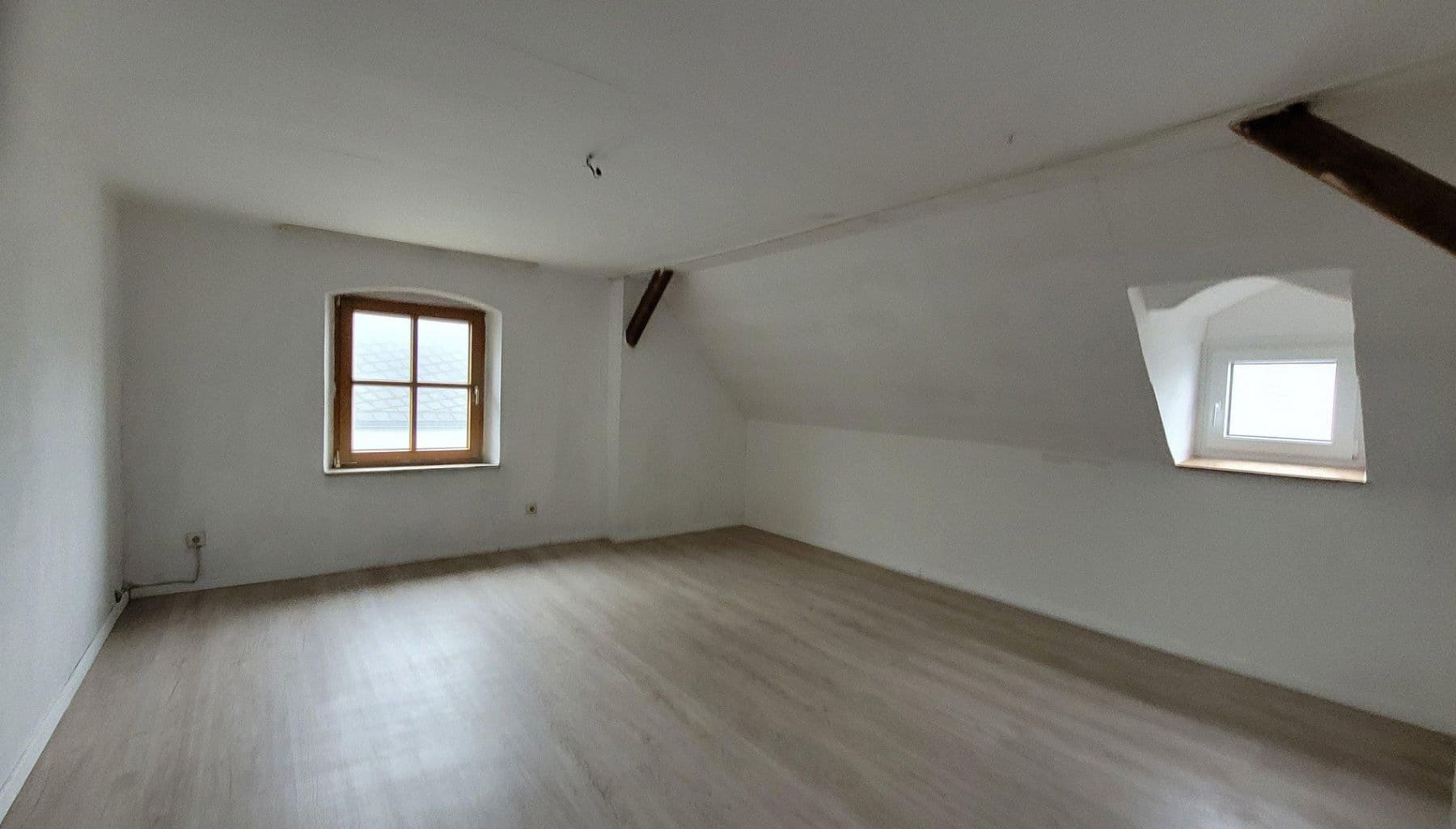 Predaj domu 180 m², pozemek 920 m², Marktleugast, Bavorsko Predaj domu 180 m², pozemek 920 m², Marktleugast, Bavorsko