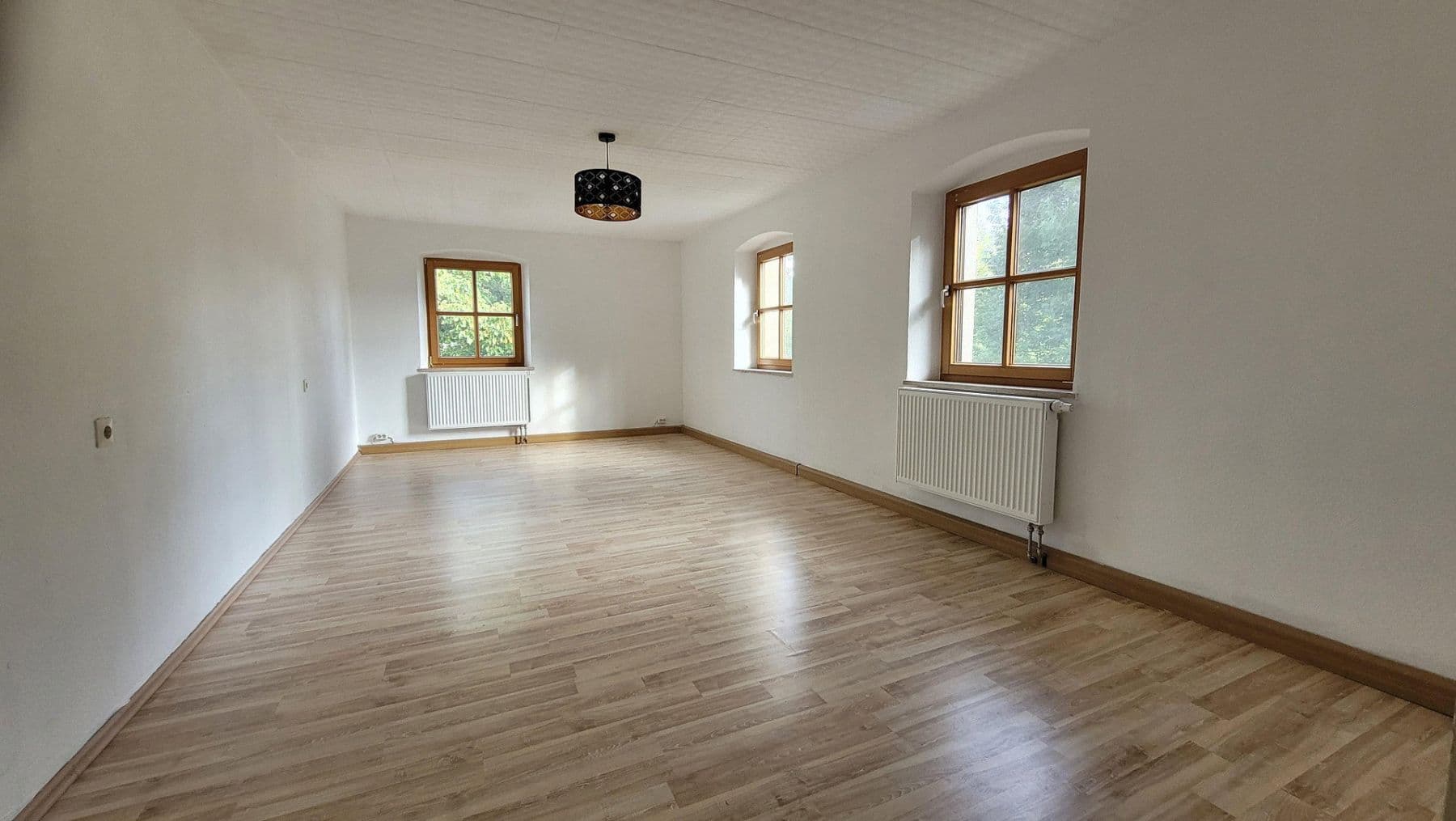 Predaj domu 180 m², pozemek 920 m², Marktleugast, Bavorsko Predaj domu 180 m², pozemek 920 m², Marktleugast, Bavorsko