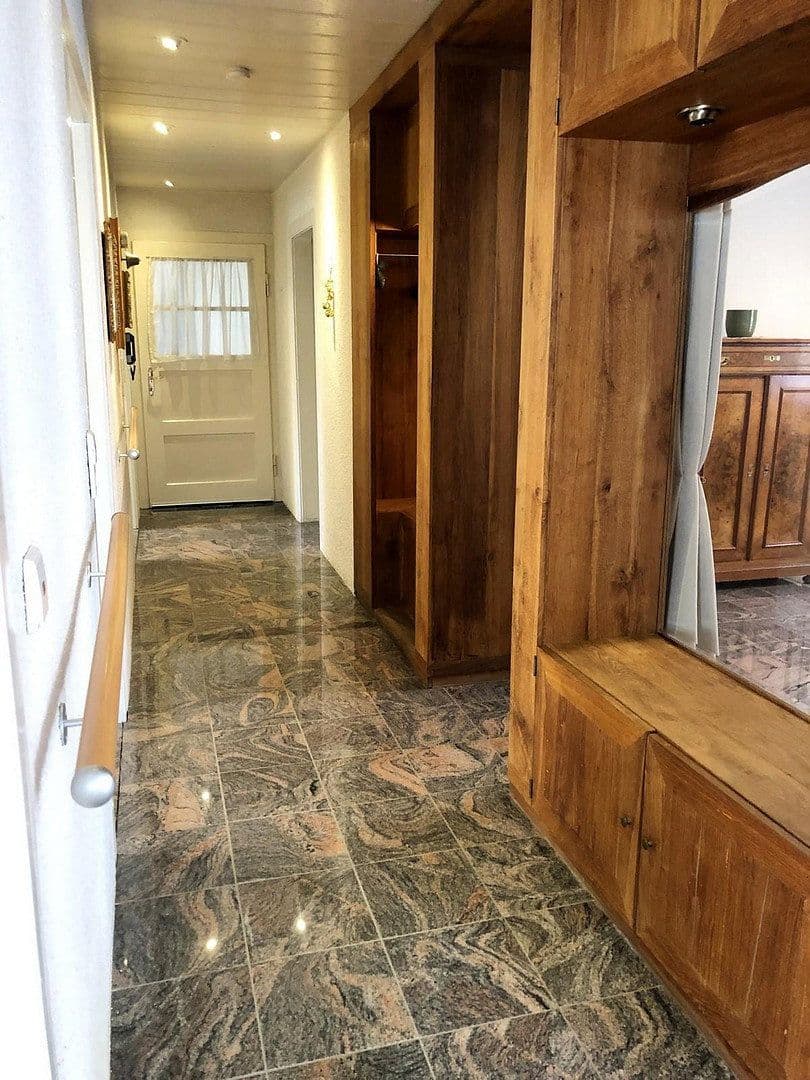 Predaj domu 193 m², pozemek 236 m², Pliezhausen, Bádensko-Wurttembersko Predaj domu 193 m², pozemek 236 m², Pliezhausen, Bádensko-Wurttembersko