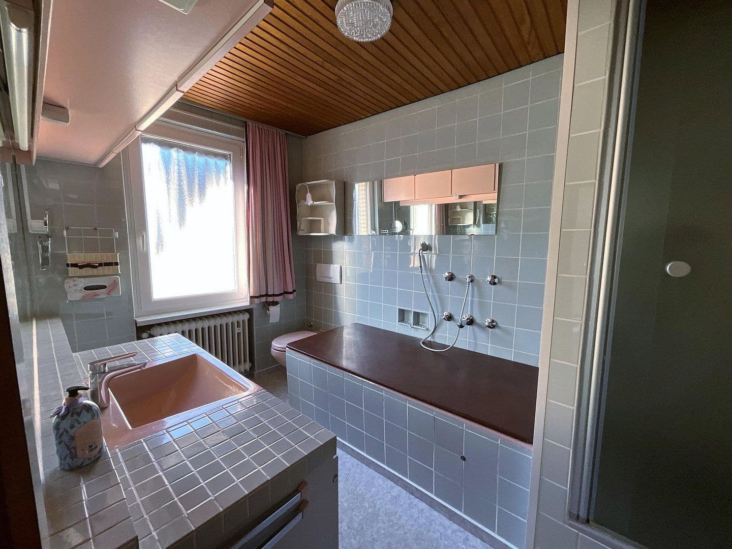 Predaj domu 136 m², pozemek 386 m², Ernst-Reuter-Str. 32, Hürth, Severné Porýnie - Westfálsko Predaj domu 136 m², pozemek 386 m², Ernst-Reuter-Str. 32, Hürth, Severné Porýnie - Westfálsko