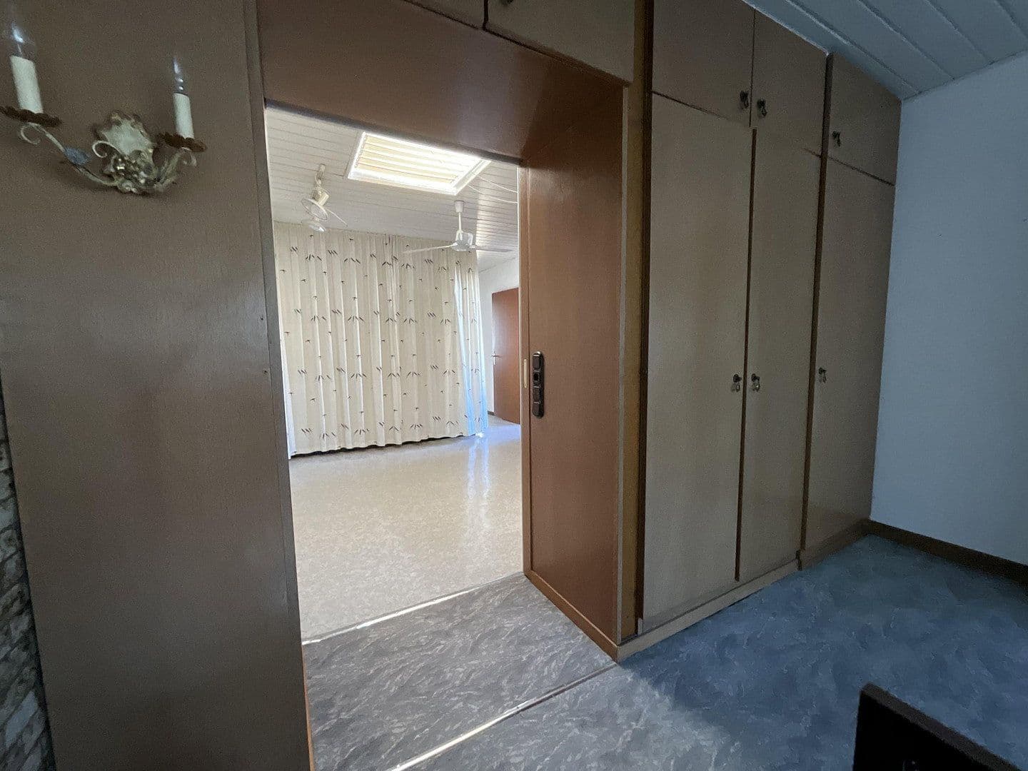 Predaj domu 136 m², pozemek 386 m², Ernst-Reuter-Str. 32, Hürth, Severné Porýnie - Westfálsko Predaj domu 136 m², pozemek 386 m², Ernst-Reuter-Str. 32, Hürth, Severné Porýnie - Westfálsko