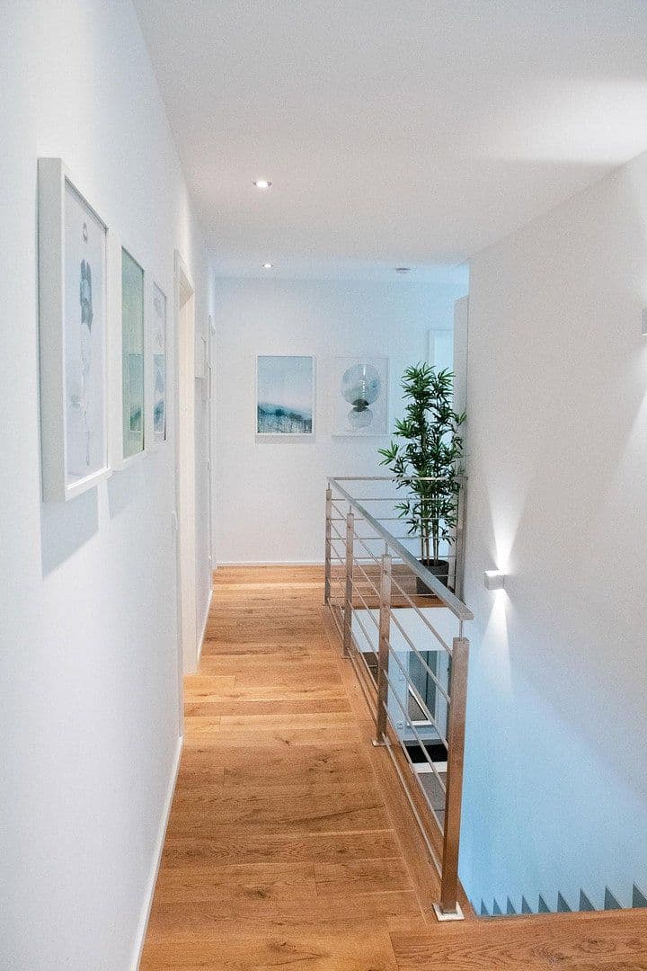 Predaj domu 204 m², pozemek 928 m², Kaffeeberg 32, Gablingen, Bavorsko Predaj domu 204 m², pozemek 928 m², Kaffeeberg 32, Gablingen, Bavorsko
