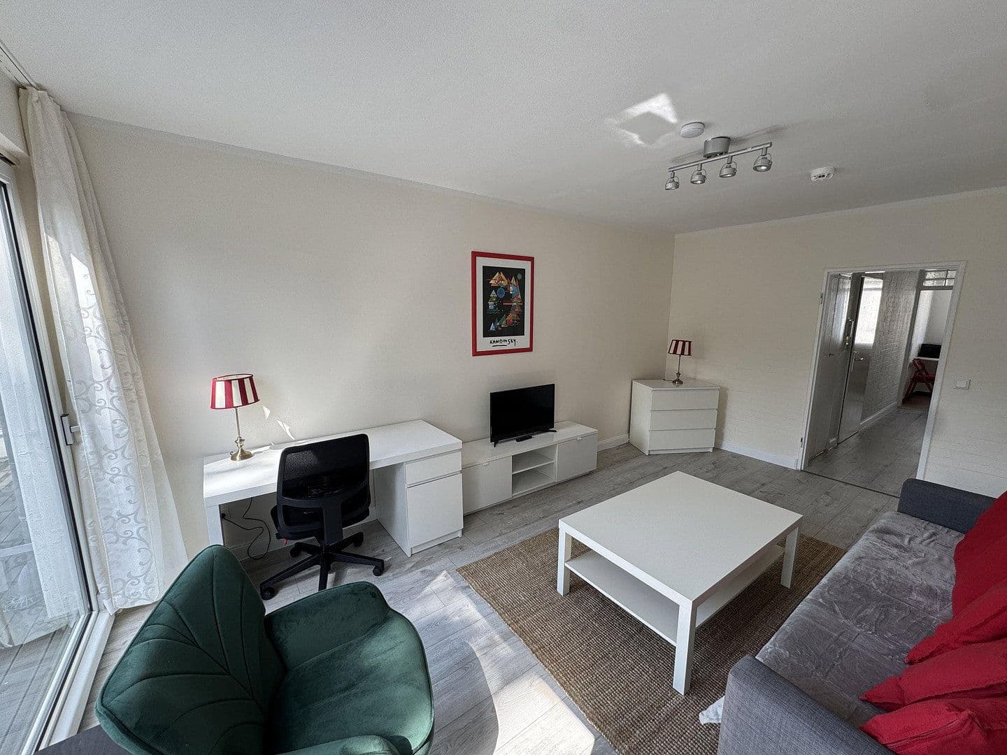 Prenájom bytu 1-izbový 30 m², Ritterstraße 21, Düsseldorf, Severné Porýnie - Westfálsko Prenájom bytu 1-izbový 30 m², Ritterstraße 21, Düsseldorf, Severné Porýnie - Westfálsko