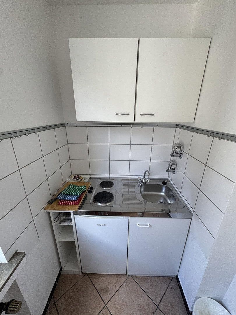 Prenájom bytu 1-izbový 30 m², Ritterstraße 21, Düsseldorf, Severné Porýnie - Westfálsko Prenájom bytu 1-izbový 30 m², Ritterstraße 21, Düsseldorf, Severné Porýnie - Westfálsko