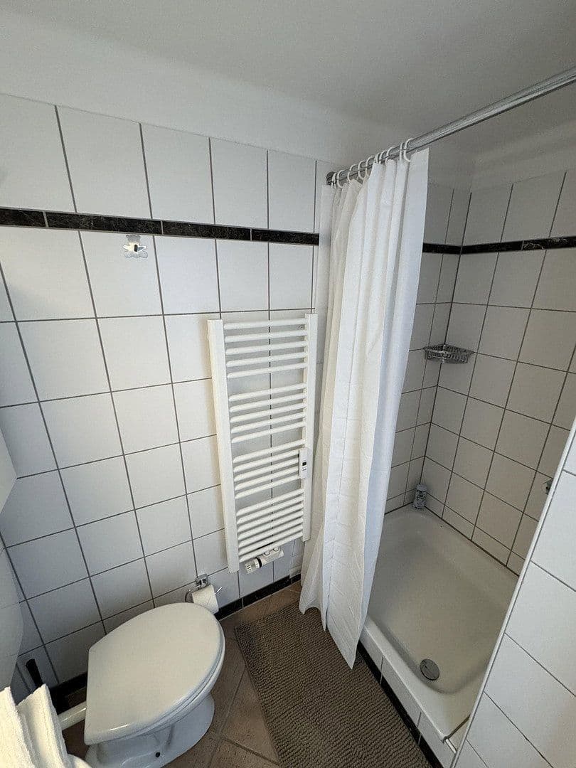 Prenájom bytu 1-izbový 30 m², Ritterstraße 21, Düsseldorf, Severné Porýnie - Westfálsko Prenájom bytu 1-izbový 30 m², Ritterstraße 21, Düsseldorf, Severné Porýnie - Westfálsko