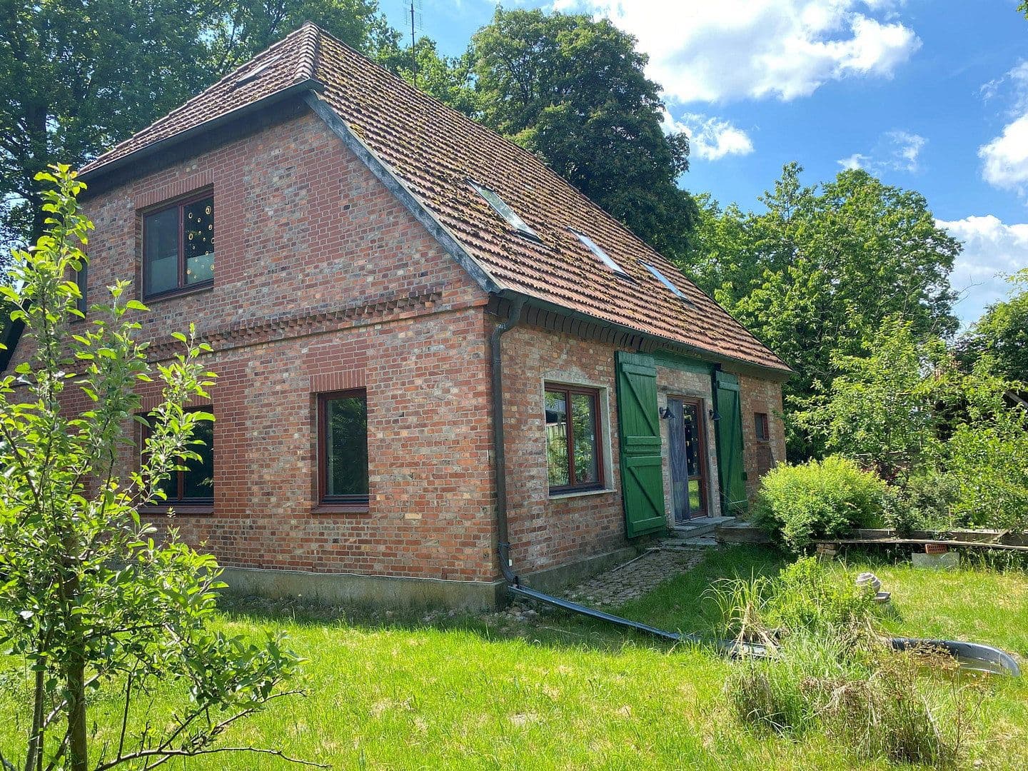 Predaj domu 190 m², pozemek 10.000 m², Schneverdingen, Dolné Sasko Predaj domu 190 m², pozemek 10.000 m², Schneverdingen, Dolné Sasko