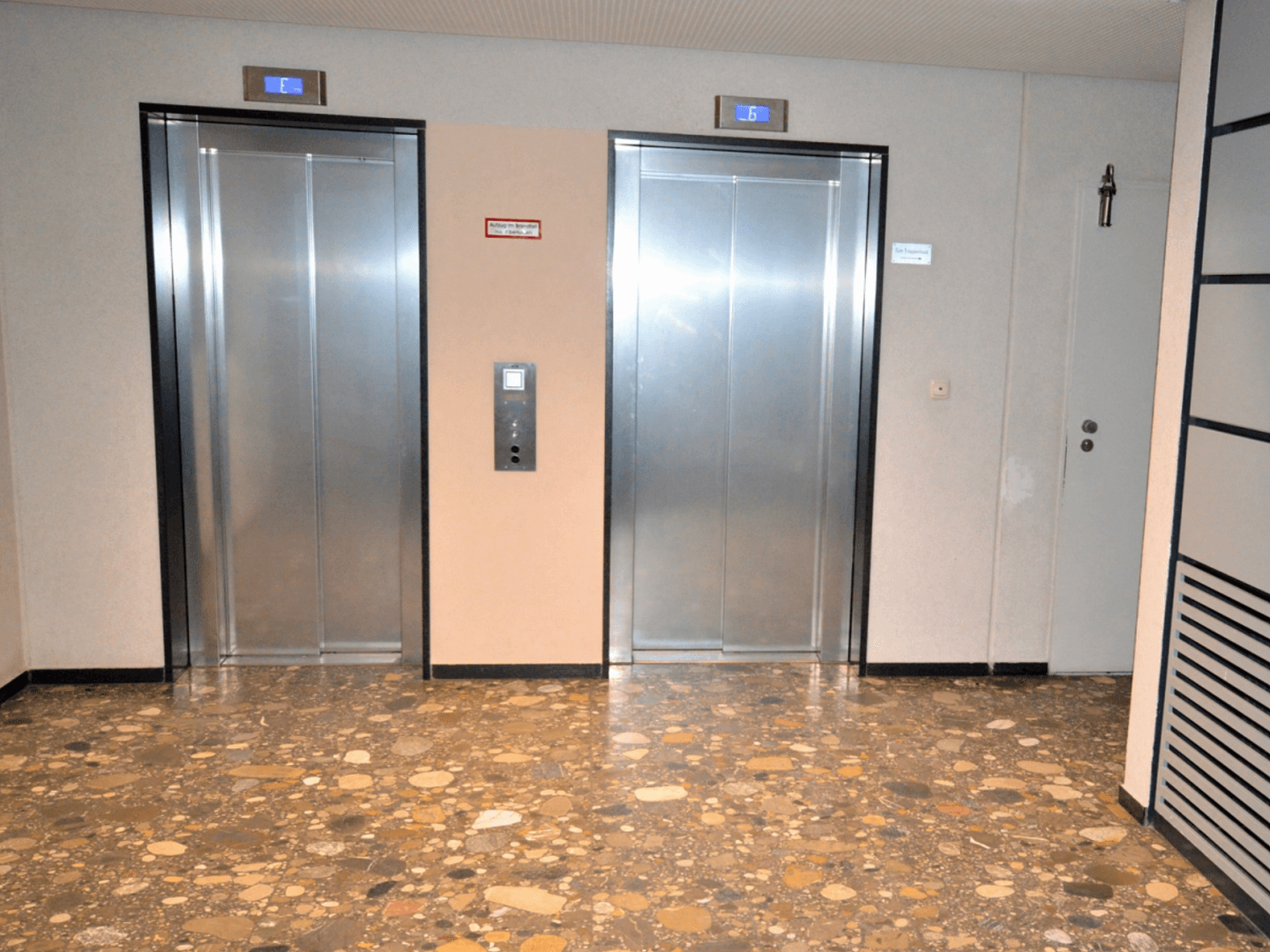 Prenájom bytu 1-izbový 37 m², Neubeuernerstraße 10, München, Bavorsko Prenájom bytu 1-izbový 37 m², Neubeuernerstraße 10, München, Bavorsko