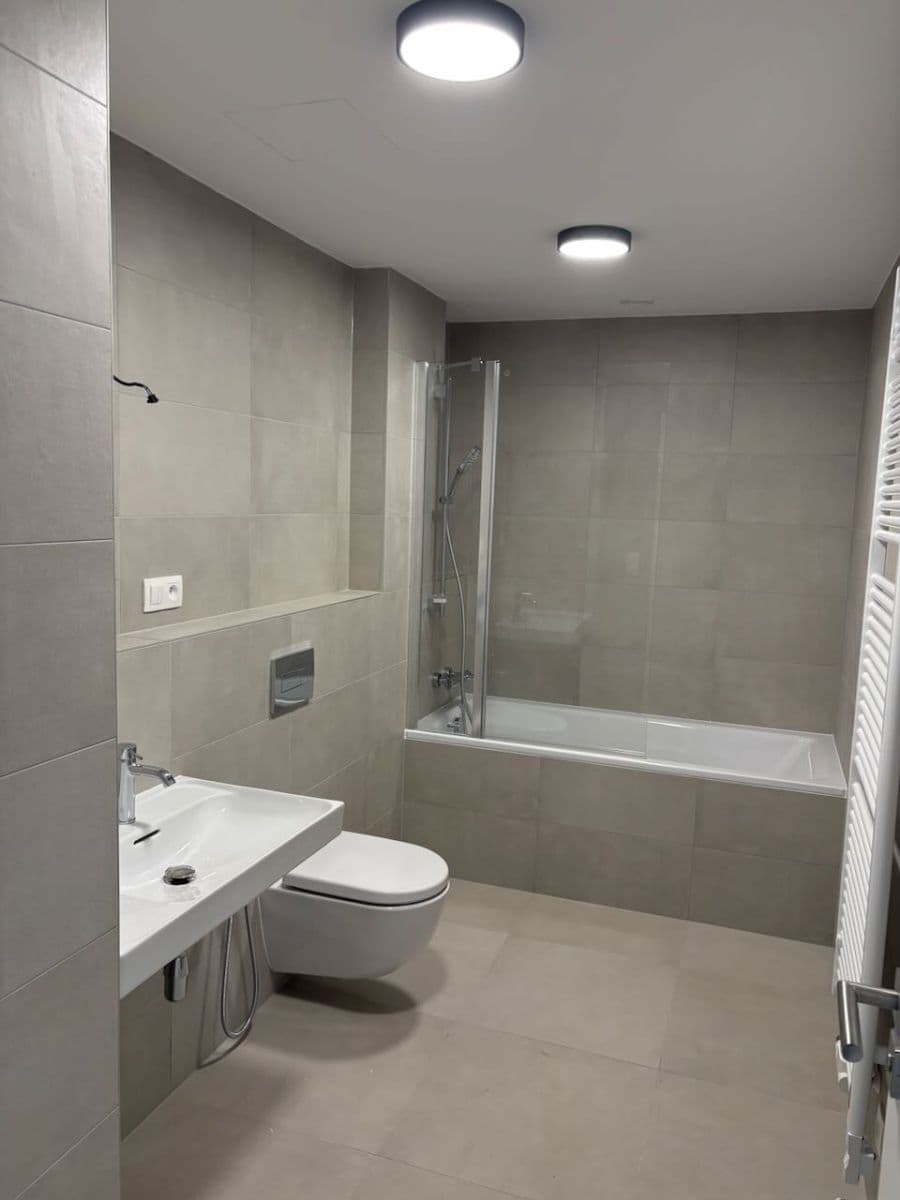 Prenájom bytu 2-izbový 61 m², Pod Krocínkou, Praha, Praha Prenájom bytu 2-izbový 61 m², Pod Krocínkou, Praha, Praha