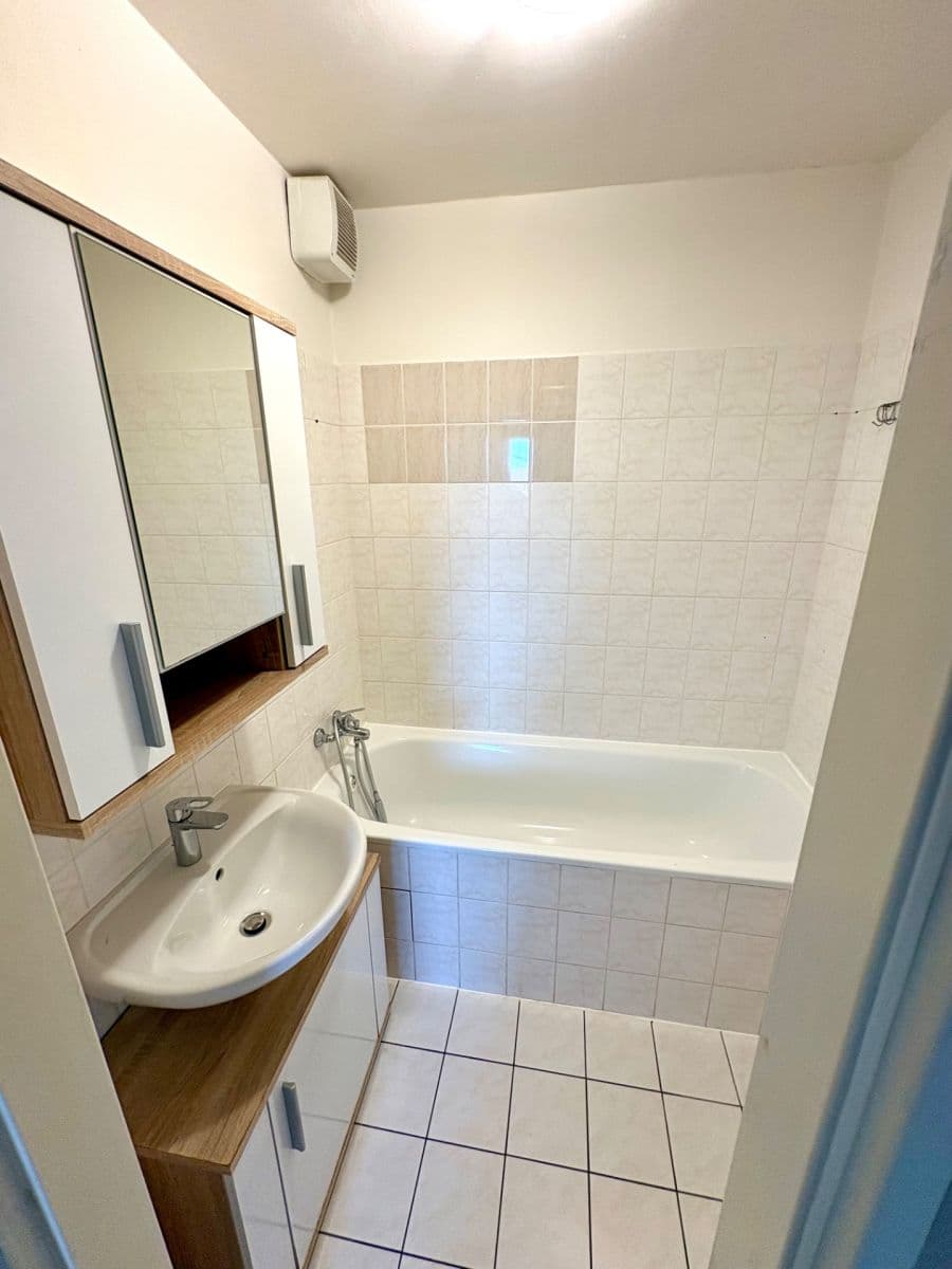 Prenájom bytu 3-izbový 58 m², Okružní, Roudnice nad Labem, Ústecký kraj Prenájom bytu 3-izbový 58 m², Okružní, Roudnice nad Labem, Ústecký kraj