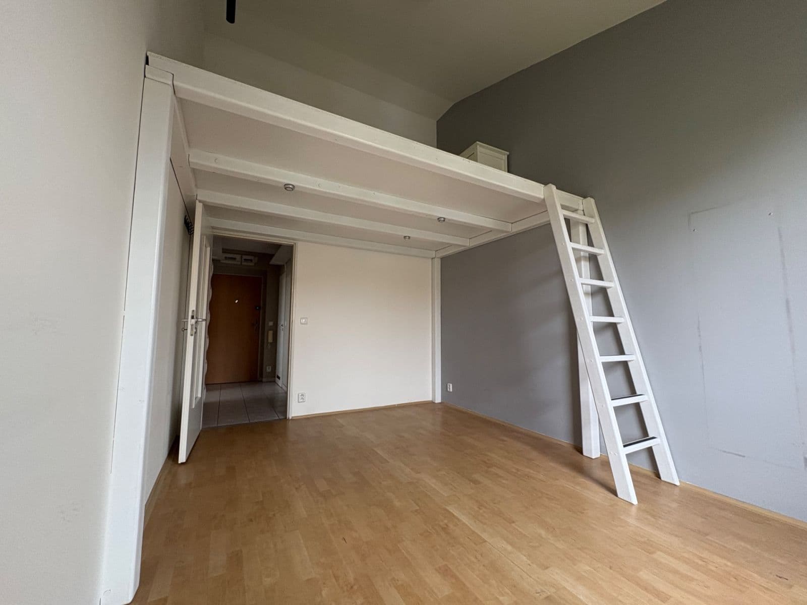 Prenájom bytu 3-izbový 58 m², Okružní, Roudnice nad Labem, Ústecký kraj Prenájom bytu 3-izbový 58 m², Okružní, Roudnice nad Labem, Ústecký kraj