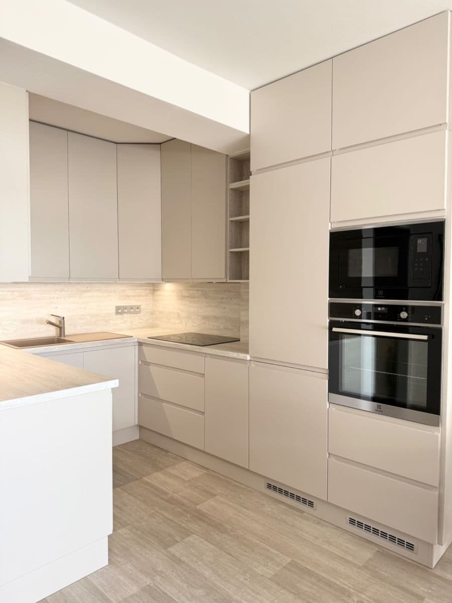 Predaj bytu 2-izbový 59 m², Mutěnická, Plzeň, Plzeňský kraj Predaj bytu 2-izbový 59 m², Mutěnická, Plzeň, Plzeňský kraj