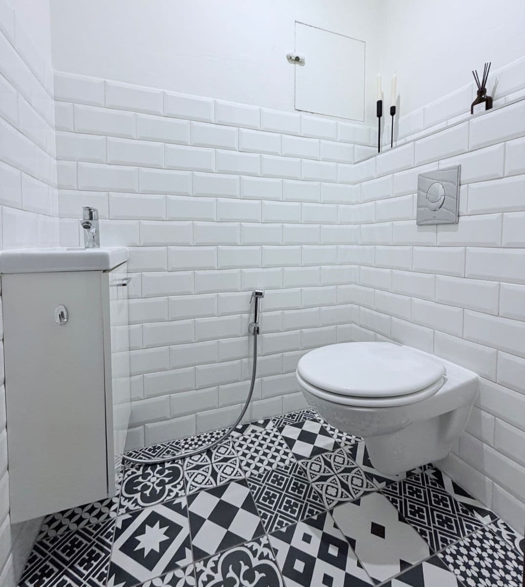 Prenájom bytu 3-izbový 107 m², U Leskavy, Brno, Jihomoravský kraj Prenájom bytu 3-izbový 107 m², U Leskavy, Brno, Jihomoravský kraj
