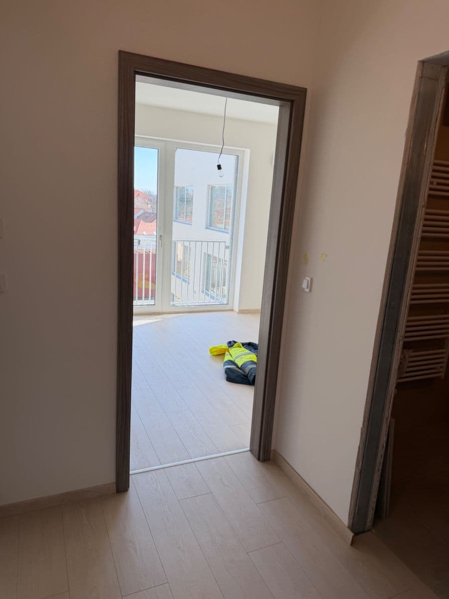 Prenájom bytu 2-izbový 42 m², Cihlářská, Hostivice, Středočeský kraj Prenájom bytu 2-izbový 42 m², Cihlářská, Hostivice, Středočeský kraj