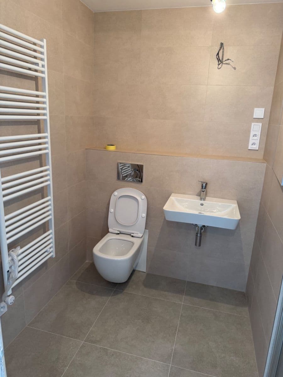 Prenájom bytu 2-izbový 42 m², Cihlářská, Hostivice, Středočeský kraj Prenájom bytu 2-izbový 42 m², Cihlářská, Hostivice, Středočeský kraj