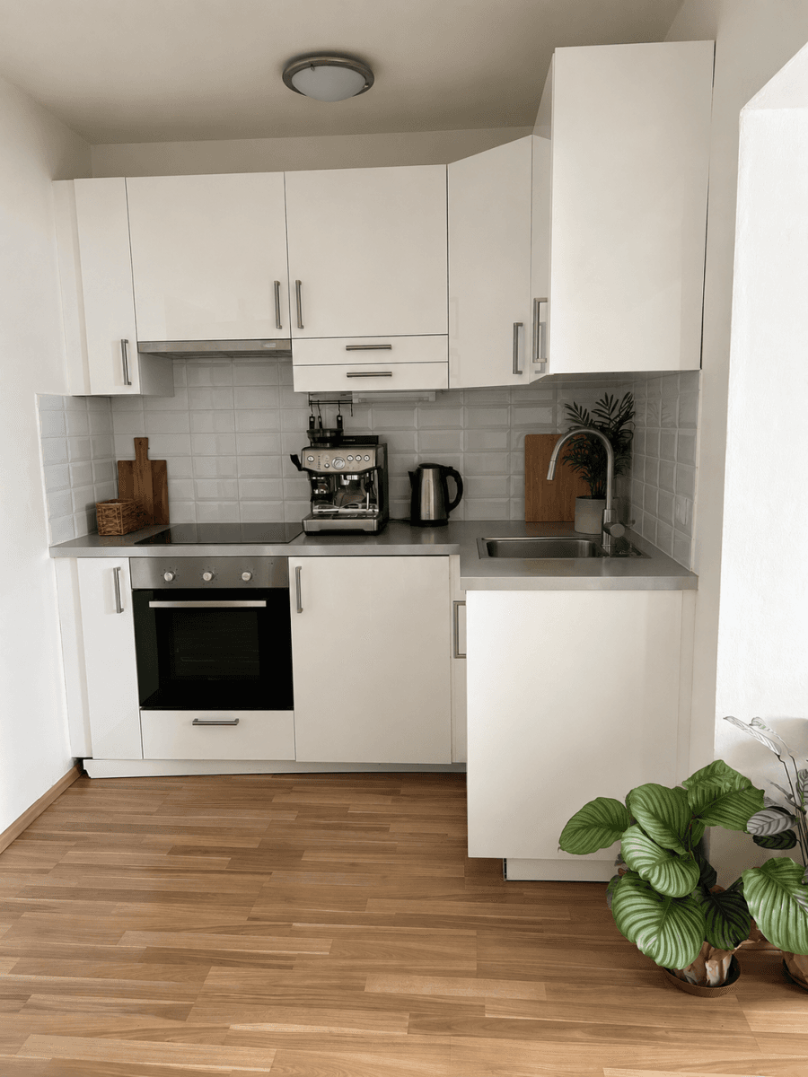 Prenájom bytu 1-izbový 37 m², Roháčova, Praha, Praha Prenájom bytu 1-izbový 37 m², Roháčova, Praha, Praha