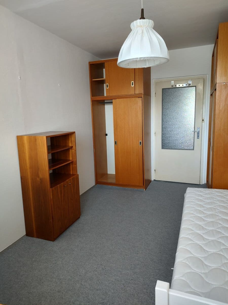 Prenájom bytu 3-izbový 80 m², Makovského, Praha, Praha Prenájom bytu 3-izbový 80 m², Makovského, Praha, Praha
