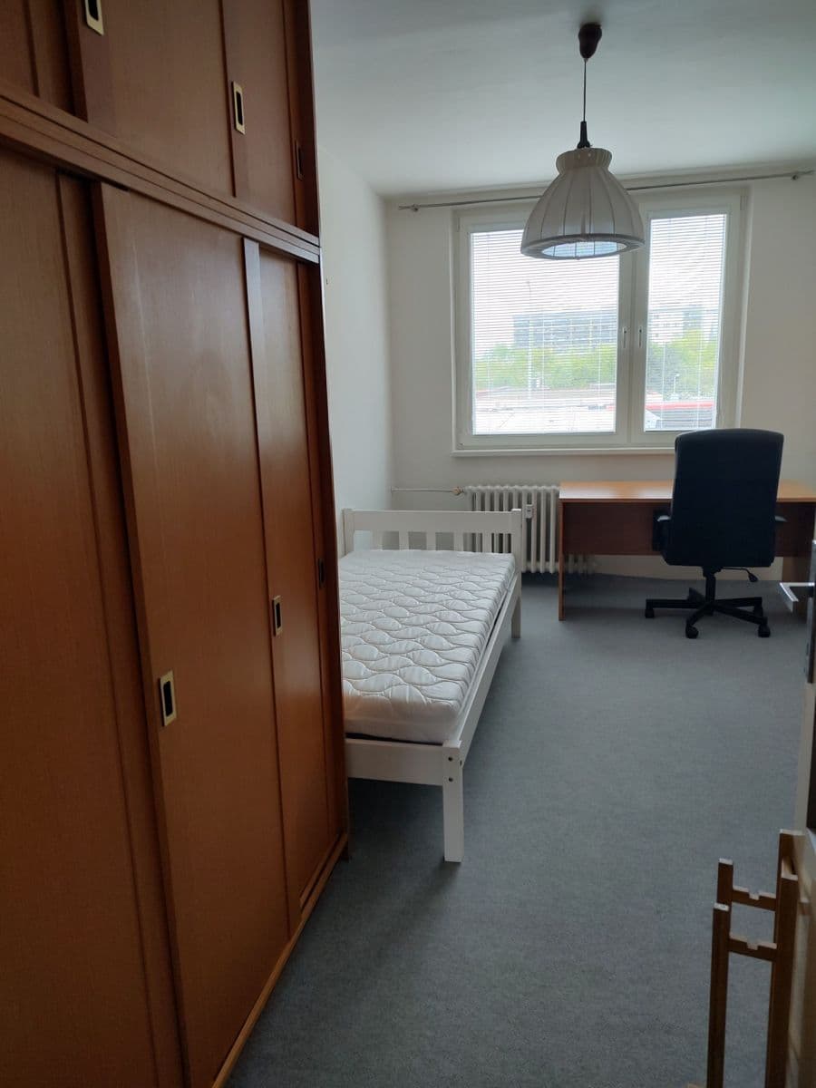 Prenájom bytu 3-izbový 80 m², Makovského, Praha, Praha Prenájom bytu 3-izbový 80 m², Makovského, Praha, Praha