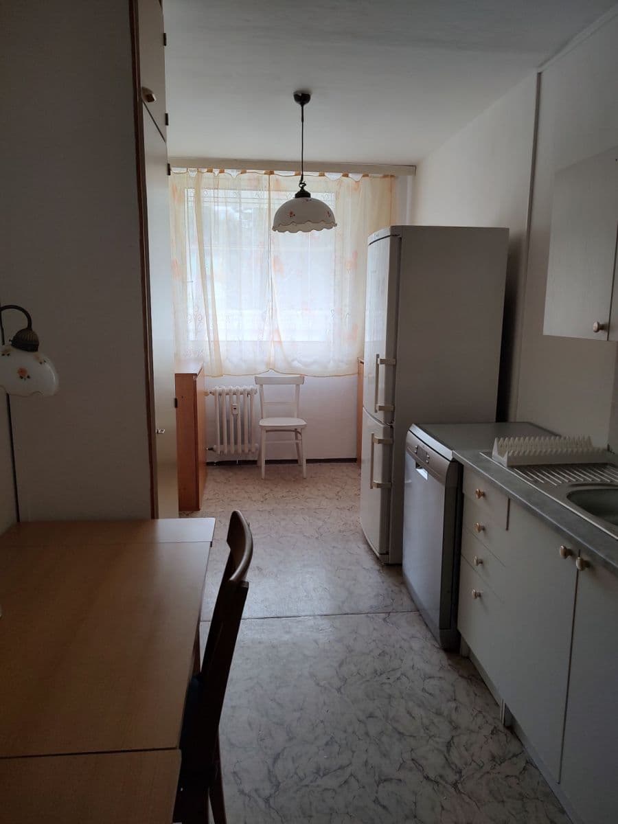 Prenájom bytu 3-izbový 80 m², Makovského, Praha, Praha Prenájom bytu 3-izbový 80 m², Makovského, Praha, Praha