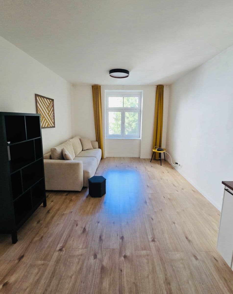 Prenájom bytu 2-izbový 50 m², Na Veselí, Praha, Praha Prenájom bytu 2-izbový 50 m², Na Veselí, Praha, Praha