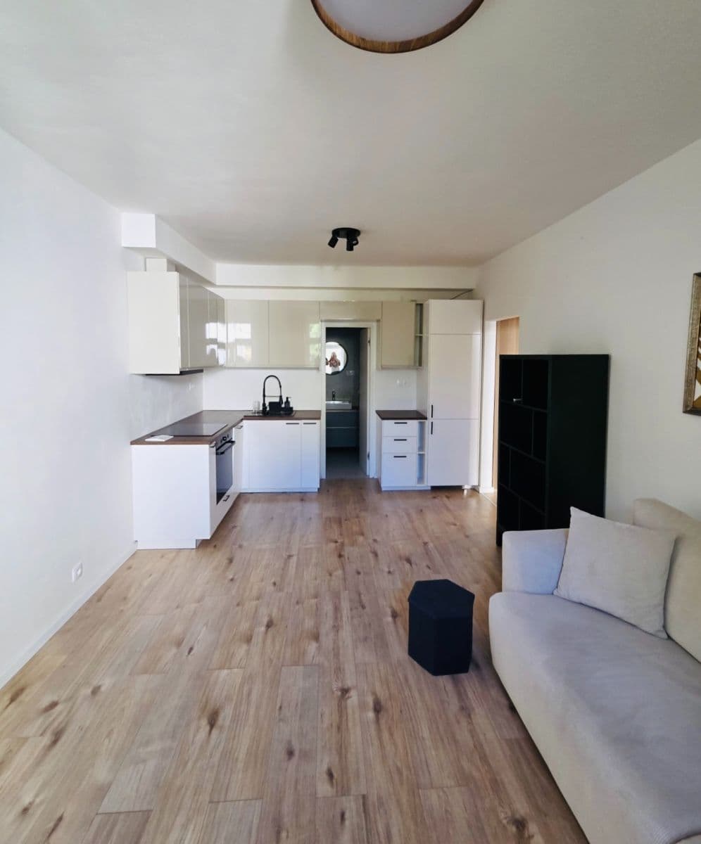 Prenájom bytu 2-izbový 50 m², Na Veselí, Praha, Praha Prenájom bytu 2-izbový 50 m², Na Veselí, Praha, Praha