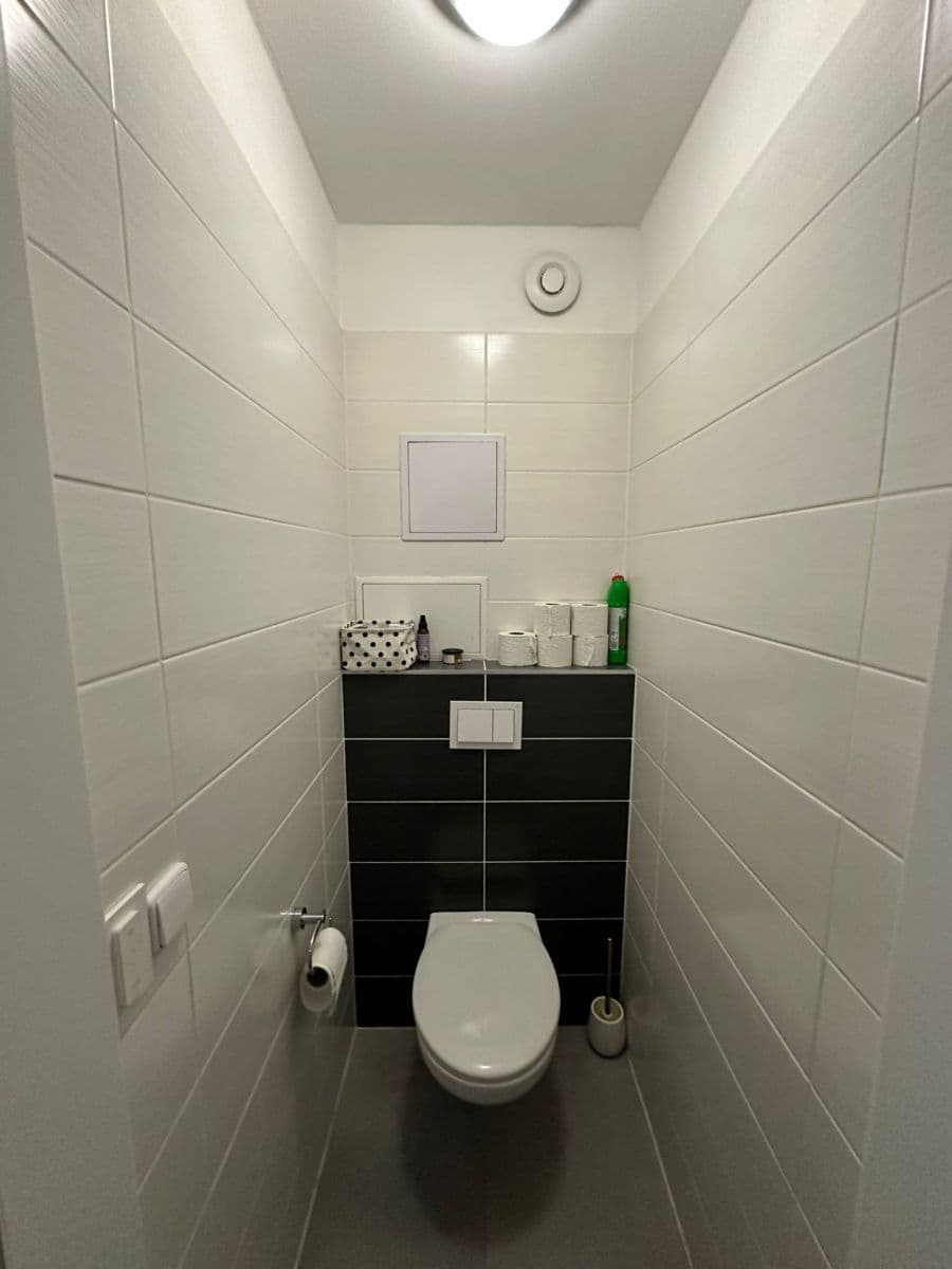 Prenájom bytu 2-izbový 67 m², Jungmannova, Hradec Králové, Královéhradecký kraj Prenájom bytu 2-izbový 67 m², Jungmannova, Hradec Králové, Královéhradecký kraj