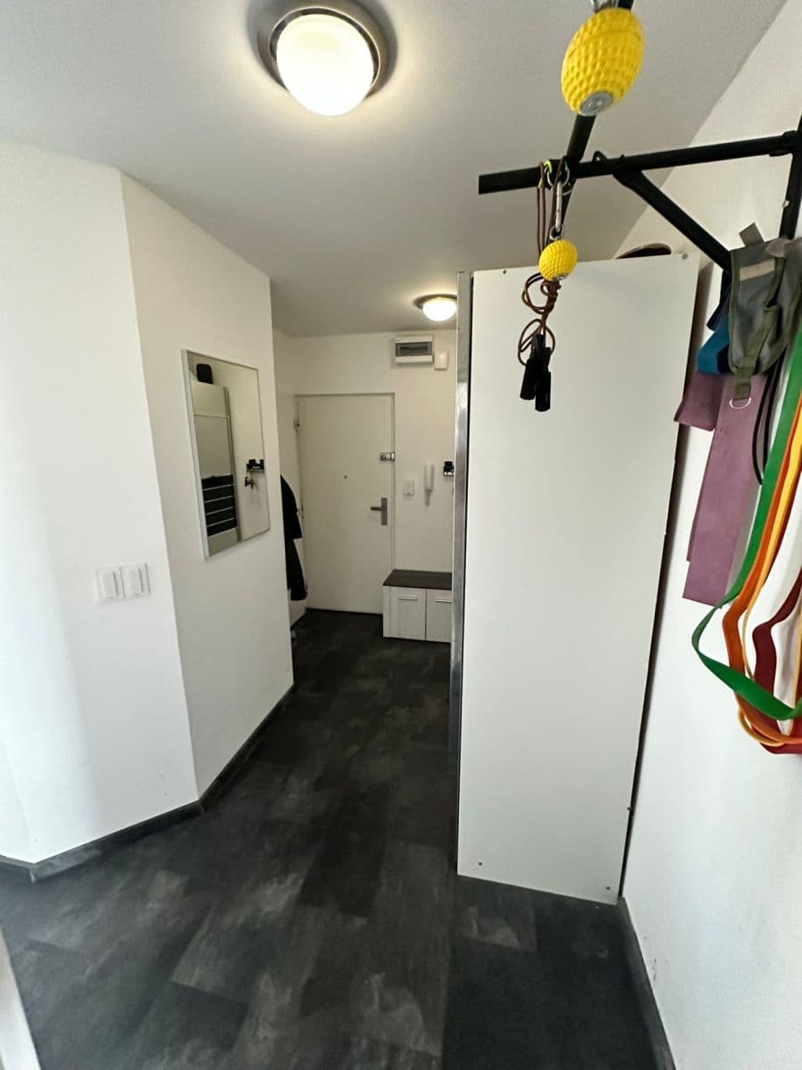Prenájom bytu 2-izbový 67 m², Jungmannova, Hradec Králové, Královéhradecký kraj Prenájom bytu 2-izbový 67 m², Jungmannova, Hradec Králové, Královéhradecký kraj