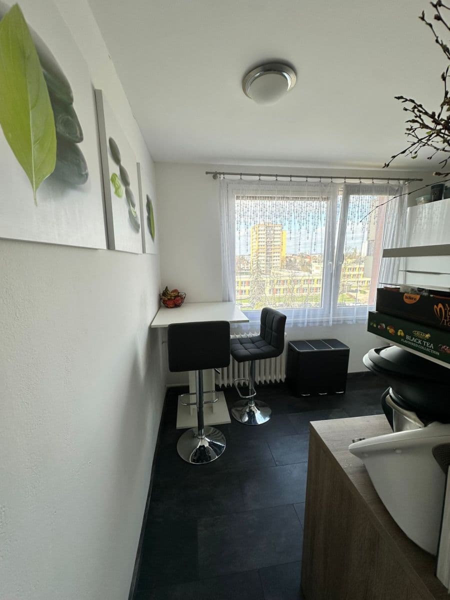 Prenájom bytu 2-izbový 67 m², Jungmannova, Hradec Králové, Královéhradecký kraj Prenájom bytu 2-izbový 67 m², Jungmannova, Hradec Králové, Královéhradecký kraj