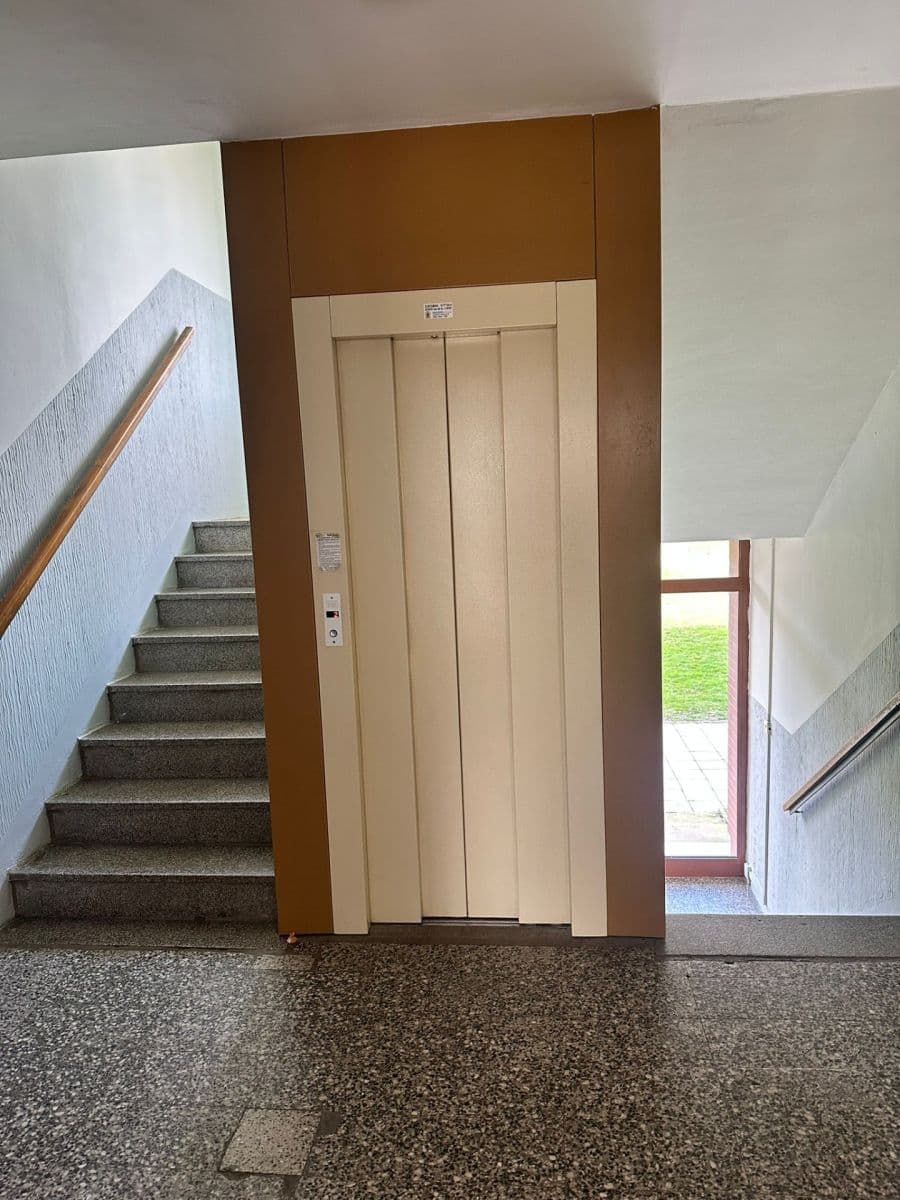 Prenájom bytu 2-izbový 67 m², Jungmannova, Hradec Králové, Královéhradecký kraj Prenájom bytu 2-izbový 67 m², Jungmannova, Hradec Králové, Královéhradecký kraj