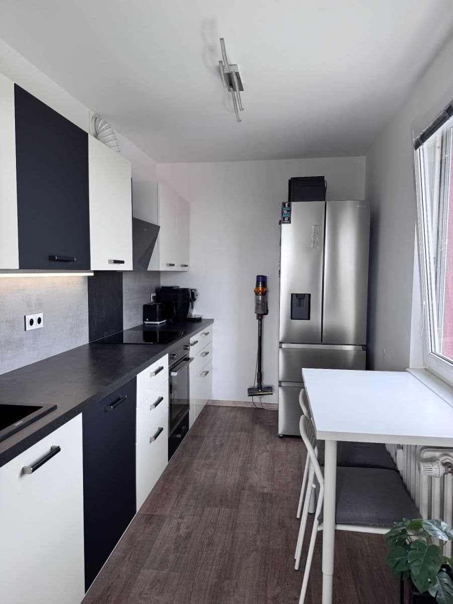 Prenájom bytu 2-izbový 49 m², Smotlachova, Praha, Praha Prenájom bytu 2-izbový 49 m², Smotlachova, Praha, Praha